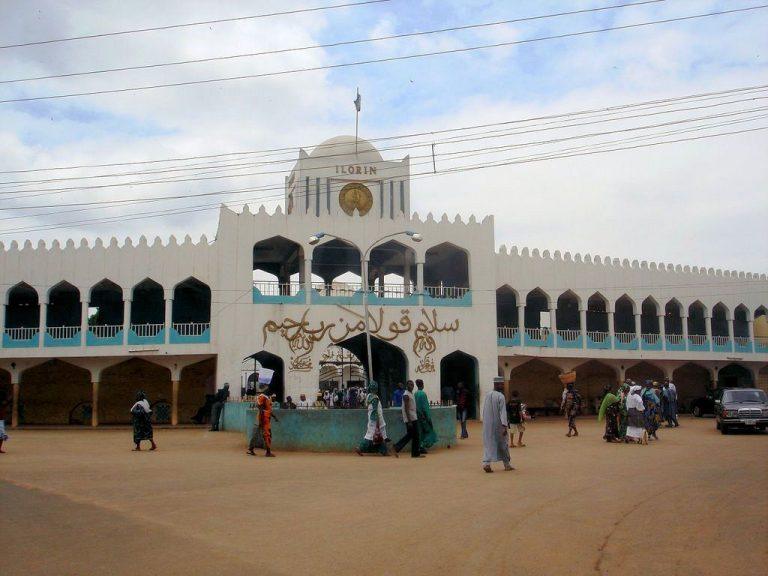 POLITICS: Emir of Ilorin, Chief Imam are not meant to be insulted; People React