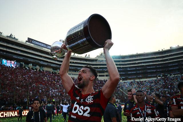 Spanish defender close to signing for Arsenal as player lands in London for Medical