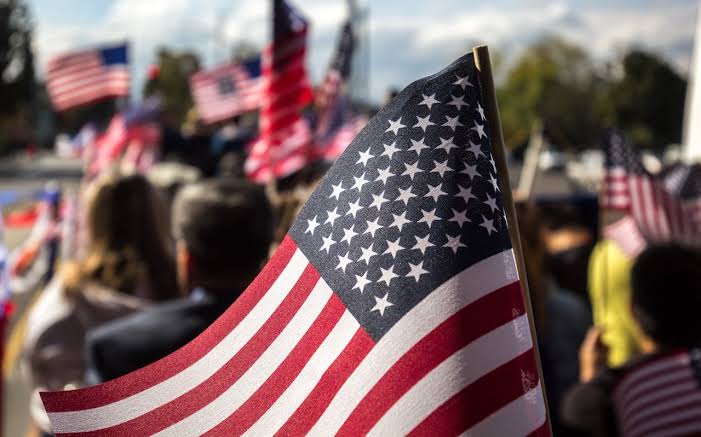 United States: 36.5 million apply for unemployment benefits