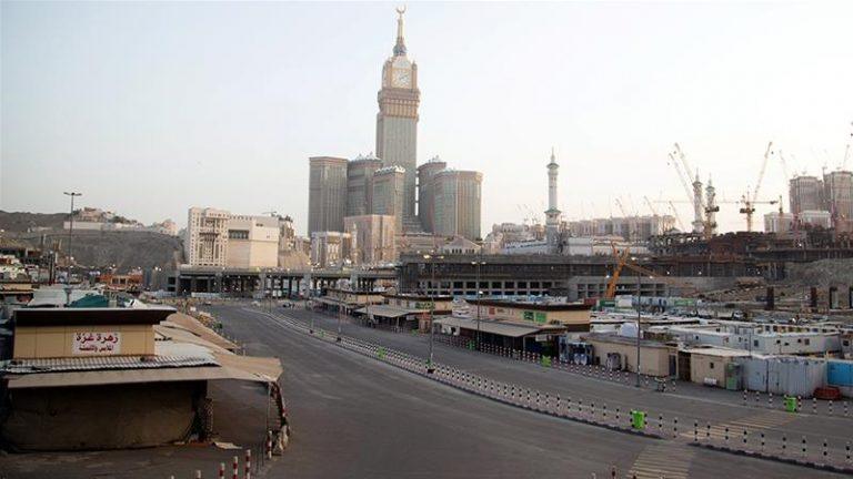 Saudi Arabia allows mosques to open for Friday prayers
