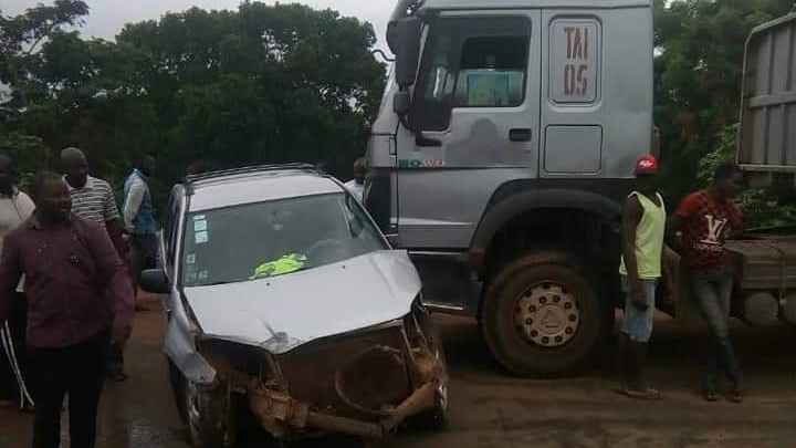 4 persons escape death as Dangote truck crushes car in Ilorin