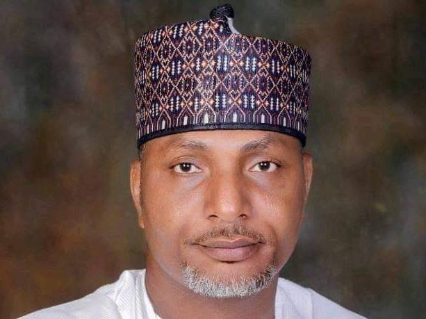 Saliu Mustapha supports Ilorin Central Mosque with N5 million