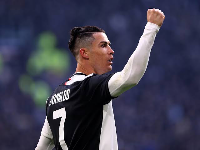 Cristiano Ronaldo, COVID-19, Sport, Football