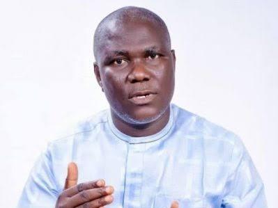 Ex-NBA scribe, Abaya, bags community award