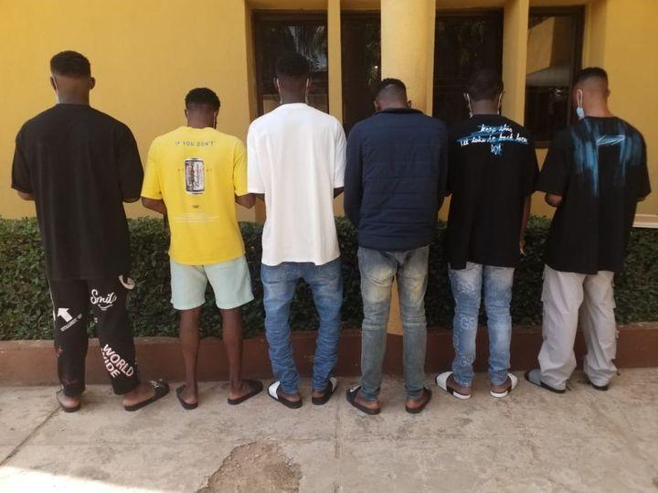 EFCC arrests 5 suspected ‘Yahoo Boys’ at Ilorin Airport