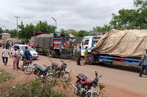 Security operatives intercept 4 truckloads of Fulani herdsmen in Kwara