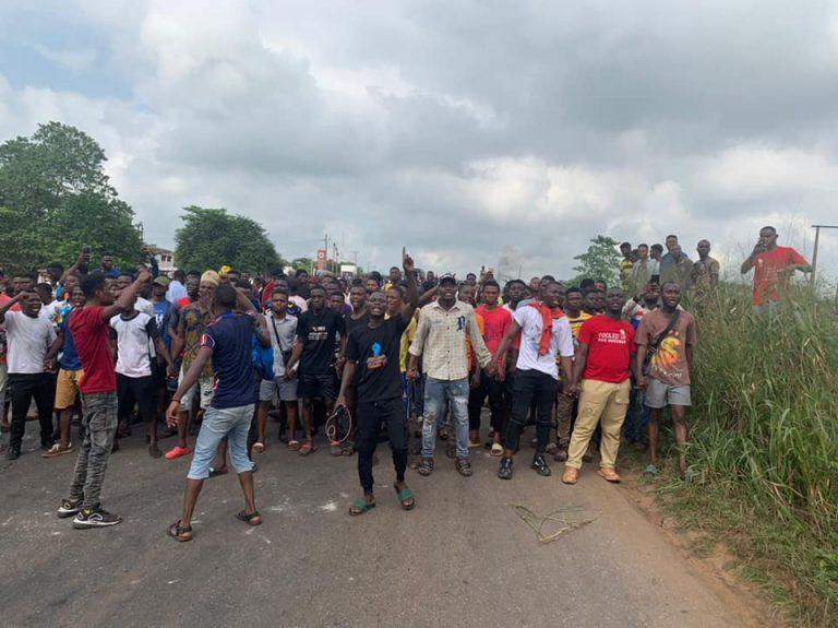 Nigerian Army deploy 3 Armored Tanks, 2 Vans as TASUED students protest arrest of SUG president