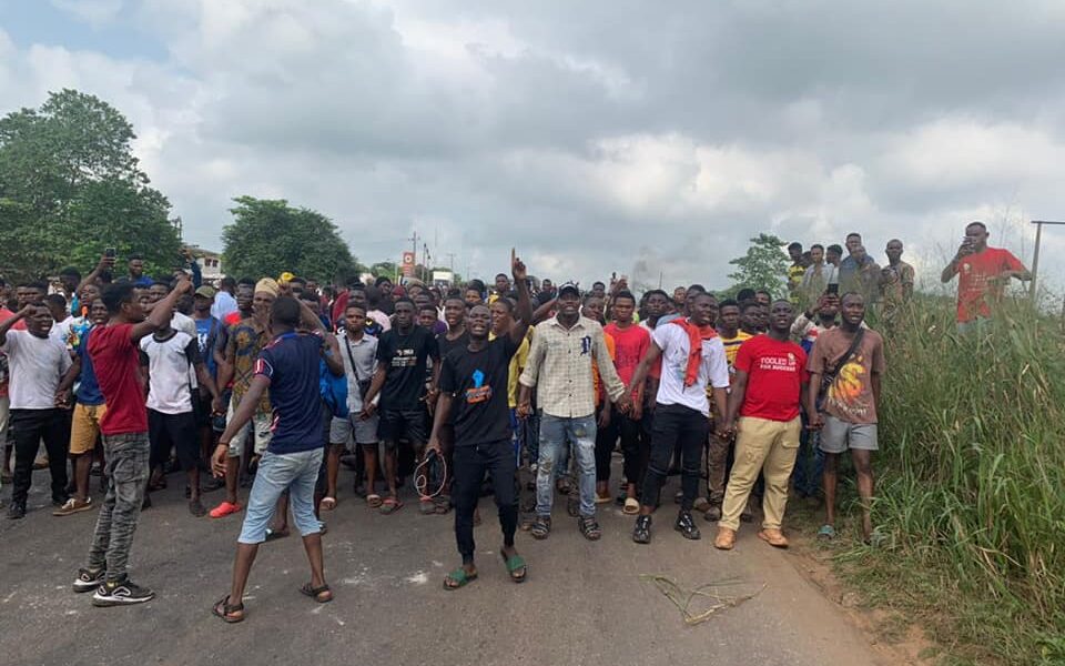 Nigerian Army deploy 3 Armored Tanks, 2 Vans as TASUED students protest arrest of SUG president
