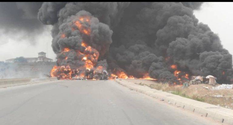 2 injured, 2 vehicles burnt as fuel tanker explodes on Lagos-Ibadan Expressway The Informant247