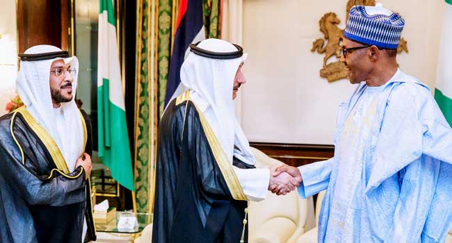 Buhari with kuwait diplomats 4