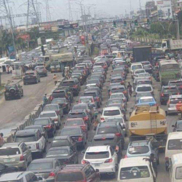 Supporters of Peter Obi, ‘Obidients cause gridlock, shut down Lekki