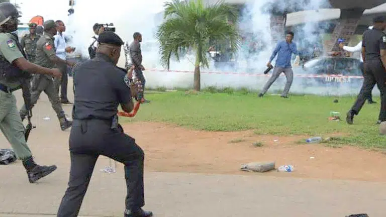 Nigeria Police Officer fighting insurgency 768x432.jpg