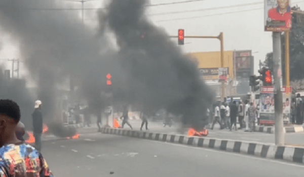 Fuel, naira crises: hoodlums attack motorists in Lagos