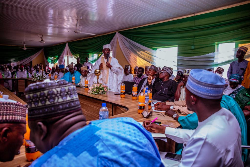 C16F1C64 18A3 49F4 821F 7090FCBAF290