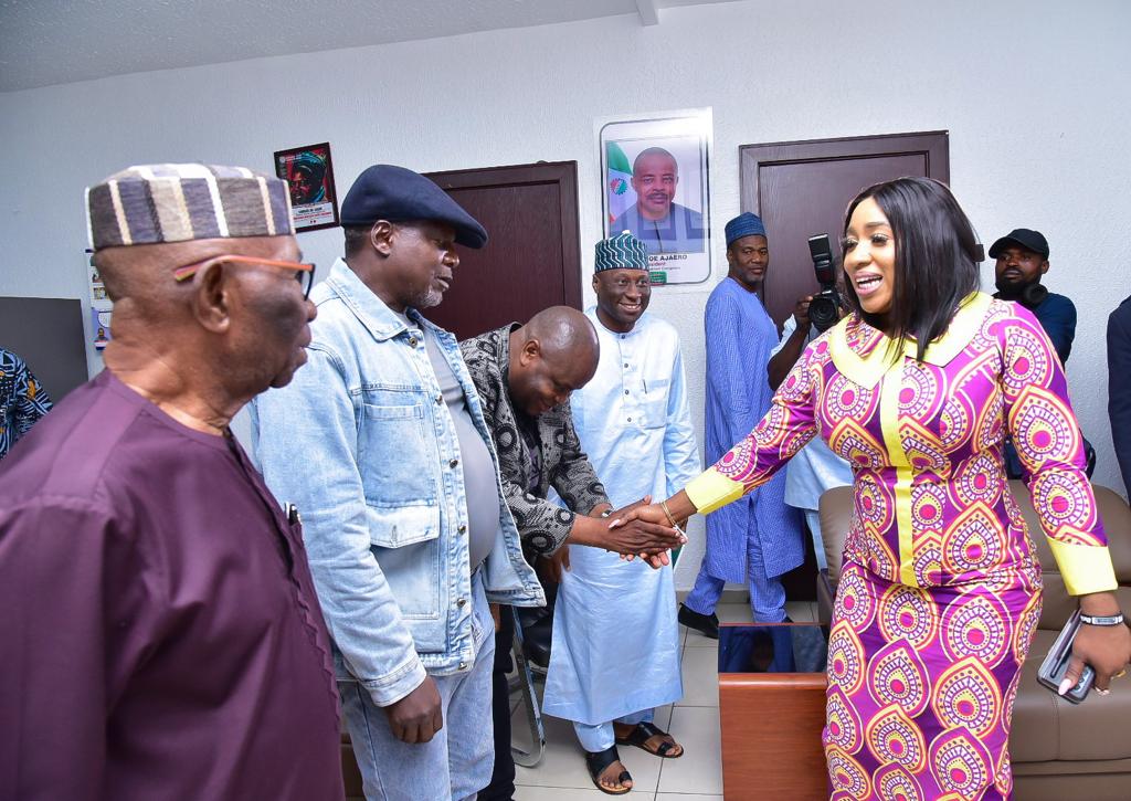 62546FA5 7E7A 4C9C 848A 7BECF6C53DE0