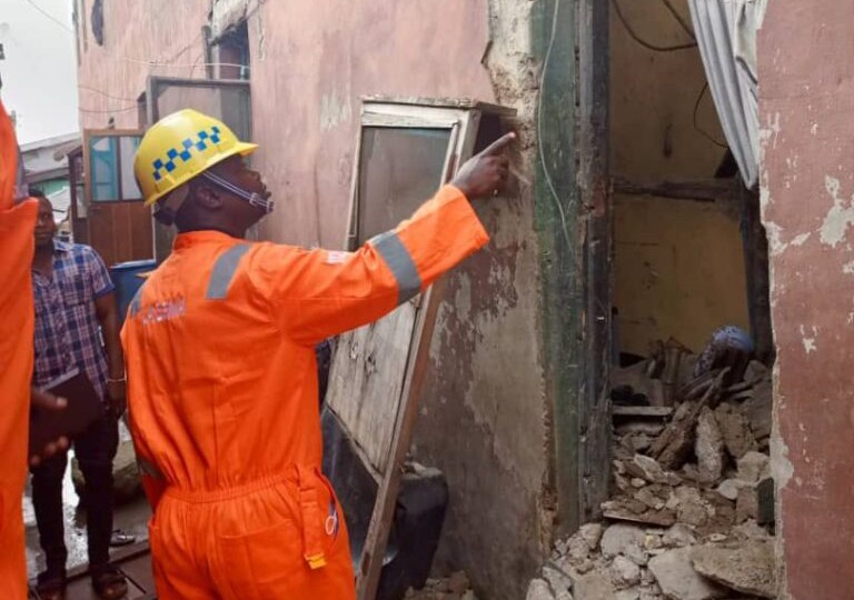 Lagos building collapse ~2