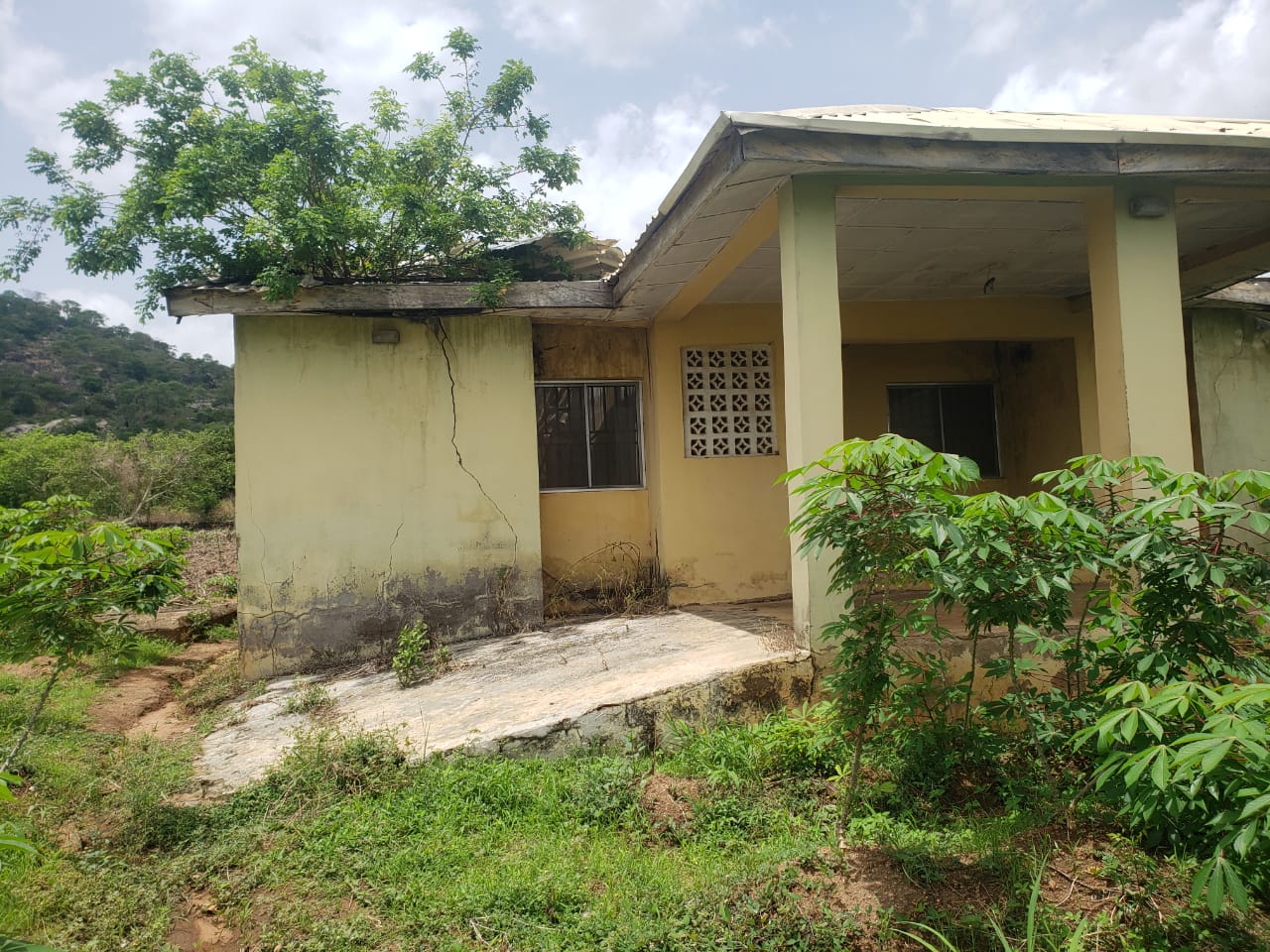 Dilapidated Doctor's Lodge, General Hospital Egbe