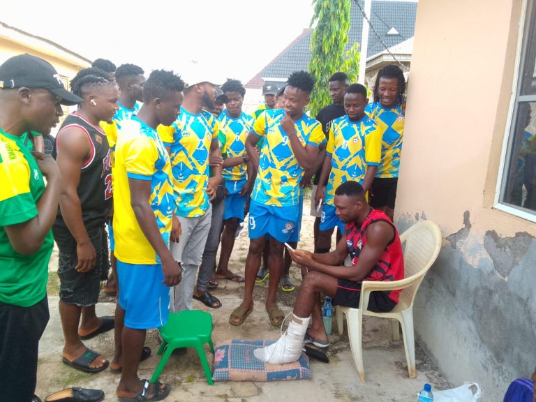Kwara United visits injured Captain Afeez Olororo