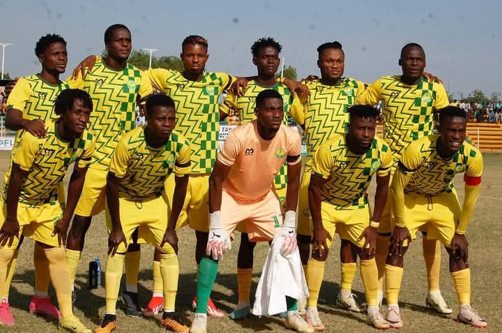 Armed robbers attack Elkanemi Warriors team on return from away match