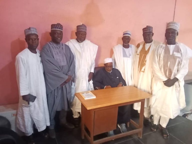 Breaking: IEDPU meets Mudirul Markaz over feud with mufty Onikijipa