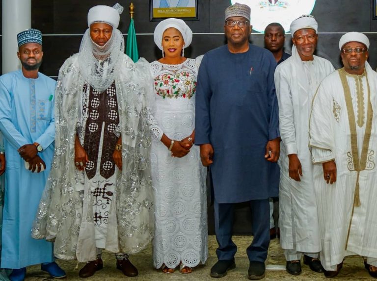Kwara Gov AbdulRazaq swears in Special Advisers, Auditor General, Perm Secs