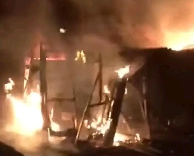 10 kiosks affected as fire razes shops at Challenge phone village in Ilorin