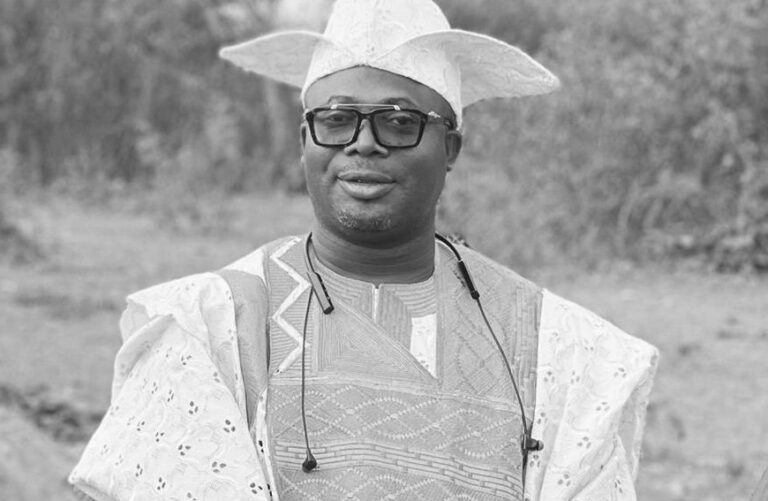 AbdulRazaq mourns as Oludofian of Idofian passes on