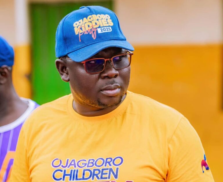 Ojagboro youths greet Saliu Mustapha’s aide on birthday, describe him as inspiration