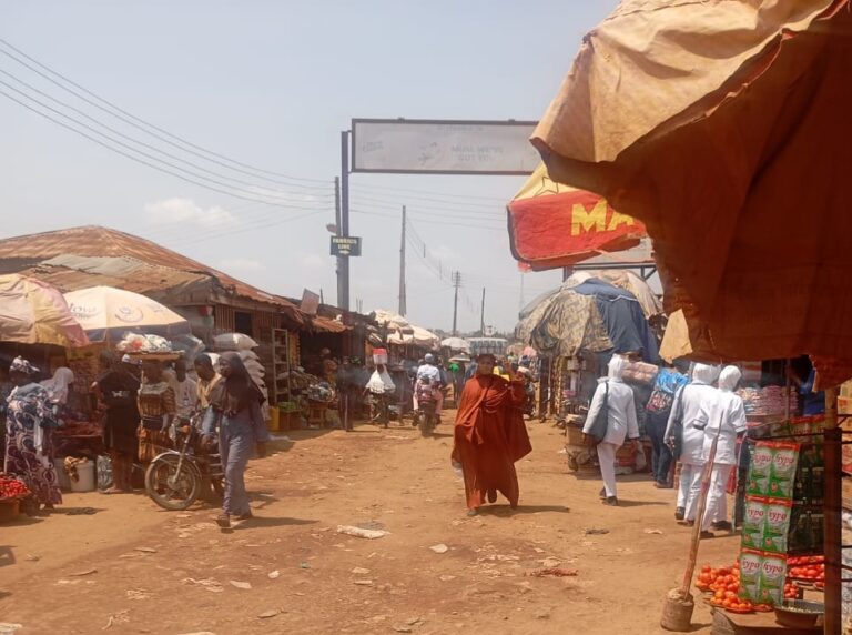 Baboko market traders protest plan to convert parking space to shops in Ilorin
