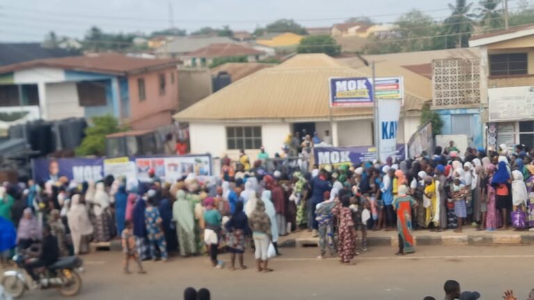 MOK Foundation gifts food items to 3,000 Muslims, Christians in Offa