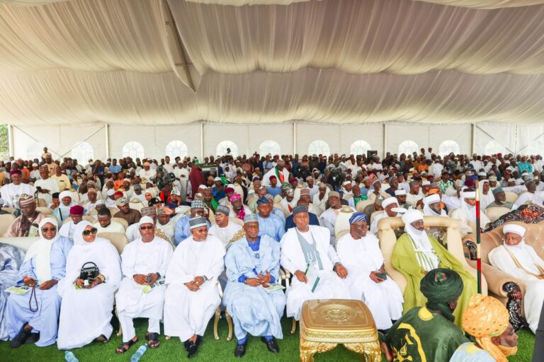 Az-Zumratul Adabiyyah at 100: AbdulRazaq Donates ₦180m, Saraki ₦150m, Yahaya Seriki ₦120m
